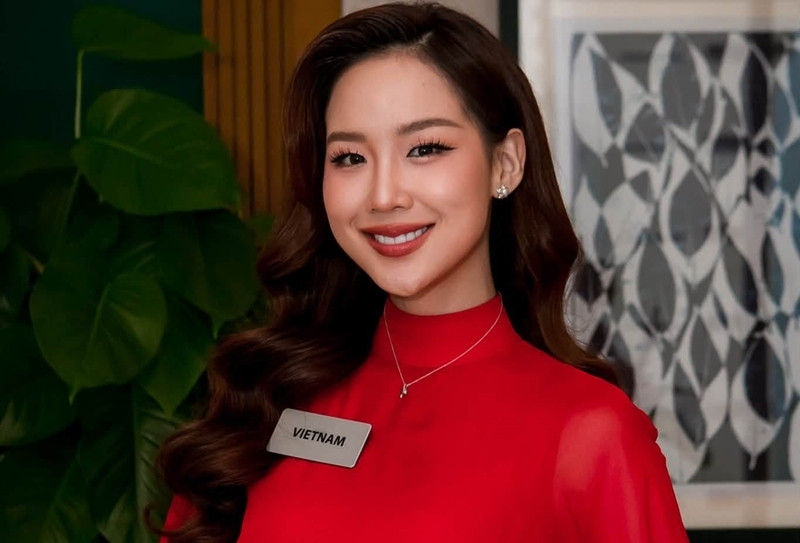 111 thí sinh Miss World tỏa sáng bên bờ biển Nha Trang