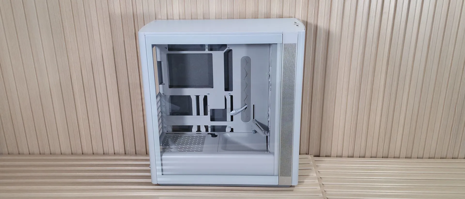 Fractal Design Define One: vỏ case im lặng cho dàn PC gaming cao cấp