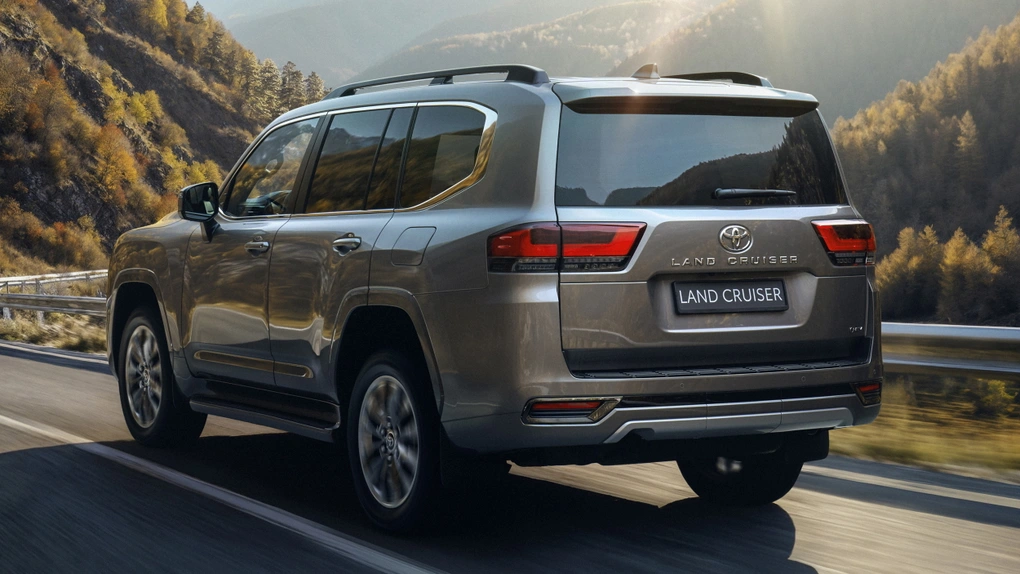 Toyota Land Cruiser hybrid bỏ V6 xăng: bước ngoặt SUV cỡ lớn