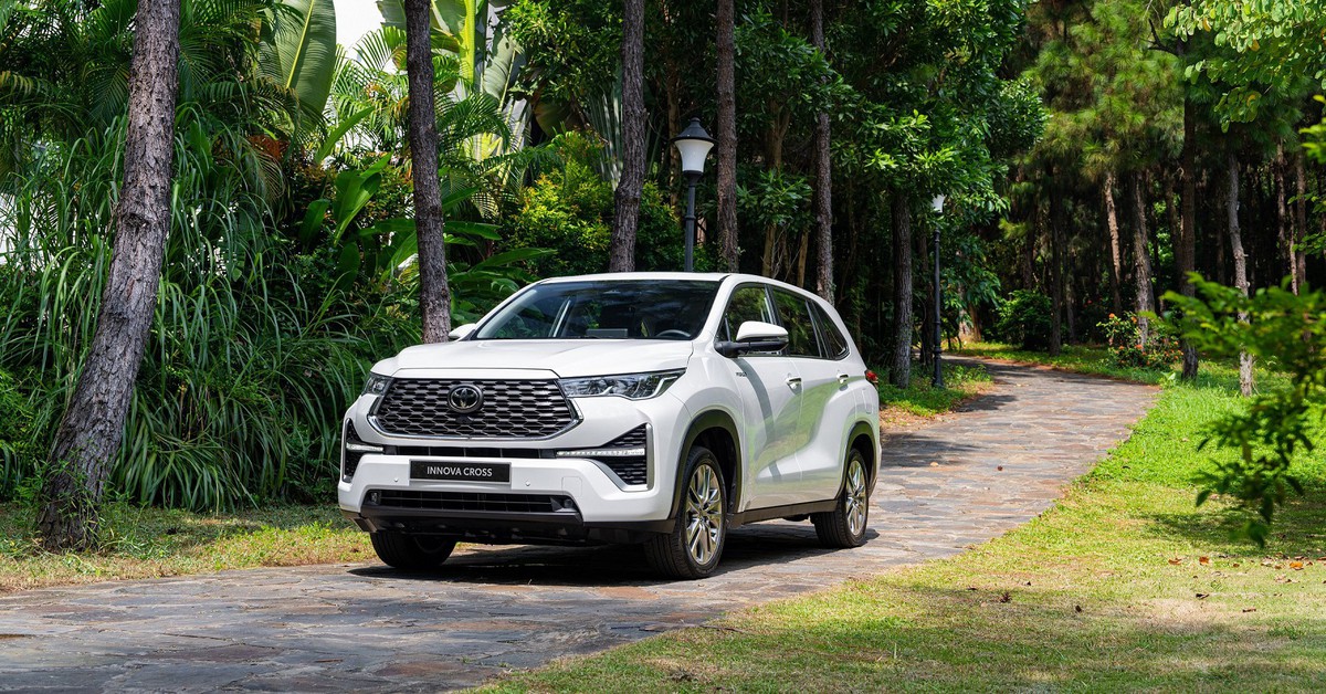 Toyota Innova Cross giảm giá xuống 685 triệu đồng: có nên mua?