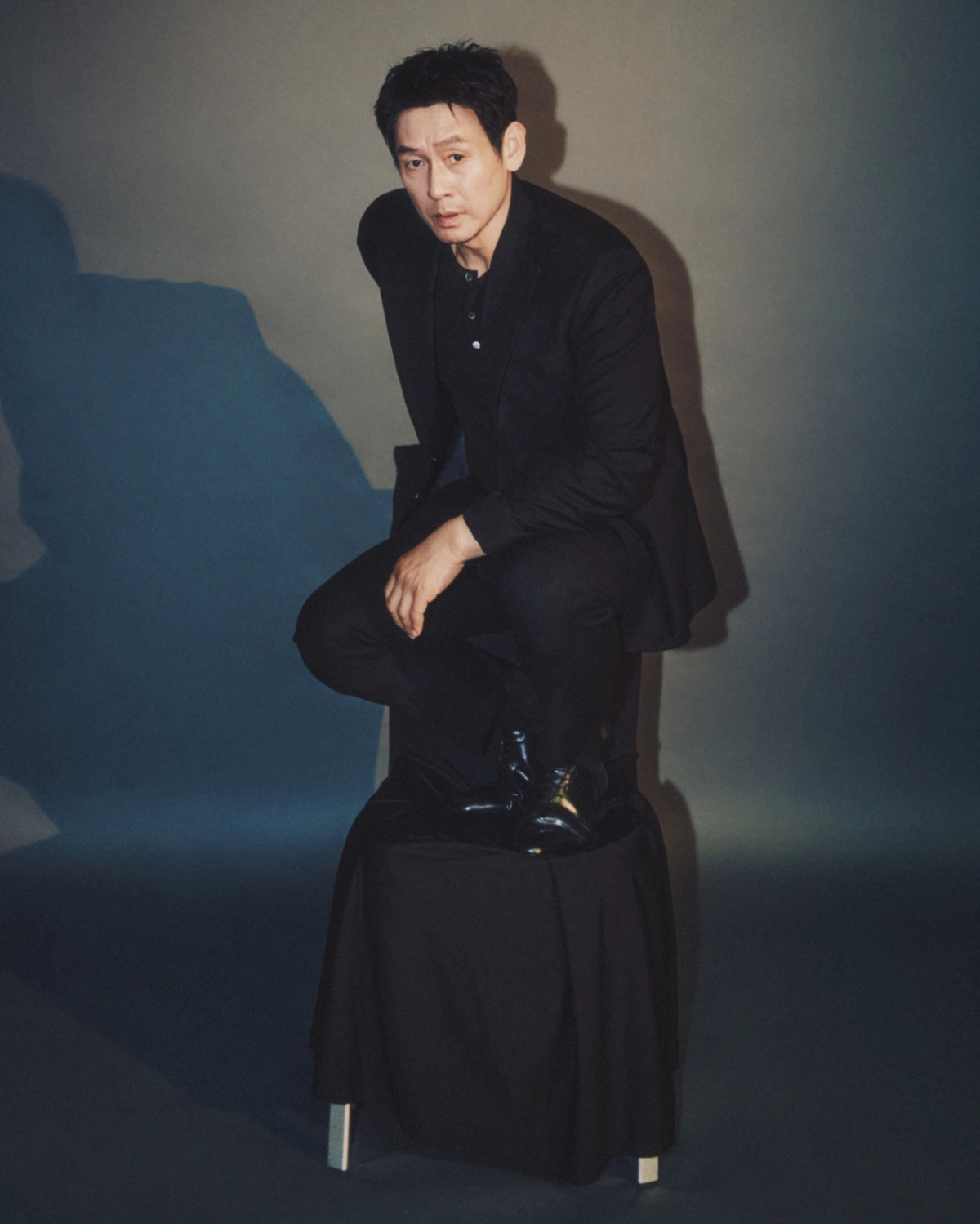 Ryu Jun-yeol, Seol Kyung-gu và bí ẩn vai kép trong series Netflix ‘Mole’