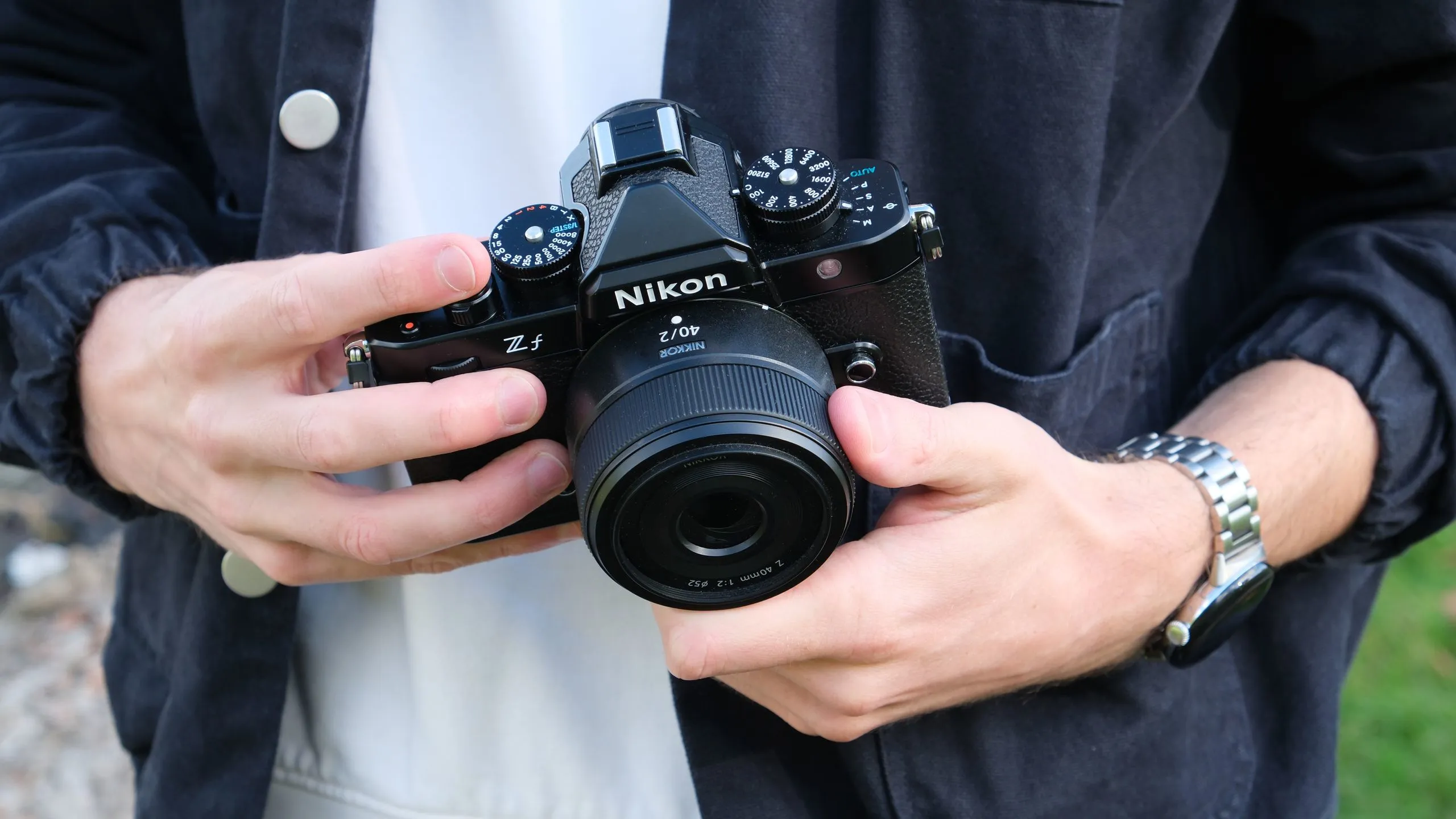 Tại sao nhiếp ảnh gia chuyên nghiệp mê ống kính cố định hơn zoom