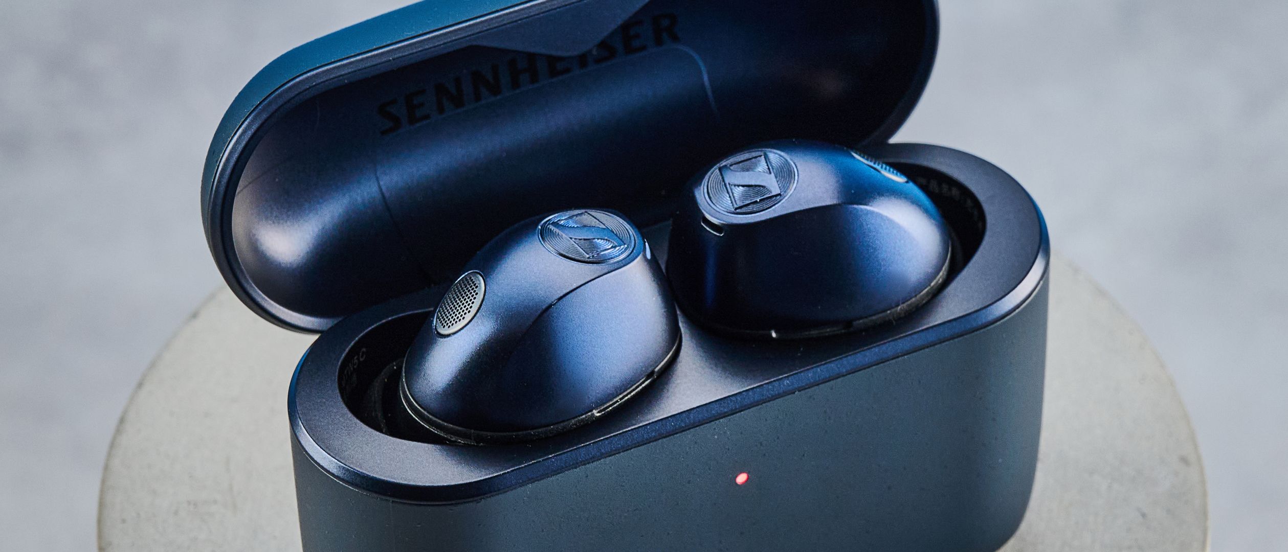 Sennheiser Momentum True Wireless 5 vs Sony WF-1000XM6: tai nghe true wireless cao cấp cho audiophile nên chọn mẫu nào?