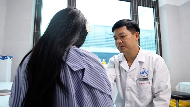 Tiêm filler ngực tại nhà: Cái giá của áp xe hai bên vú