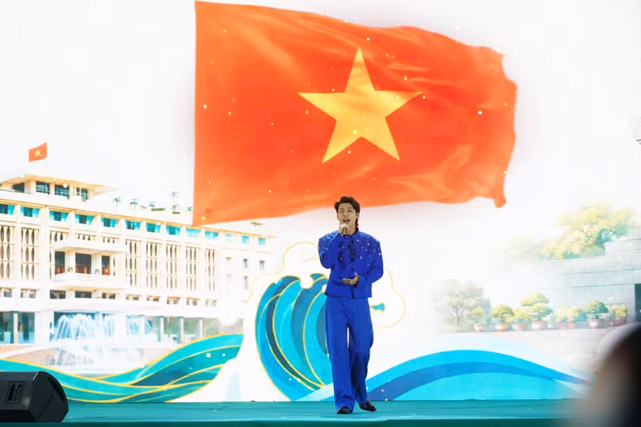 Sắc màu thành phố: Khi thời trang kể chuyện sống xanh