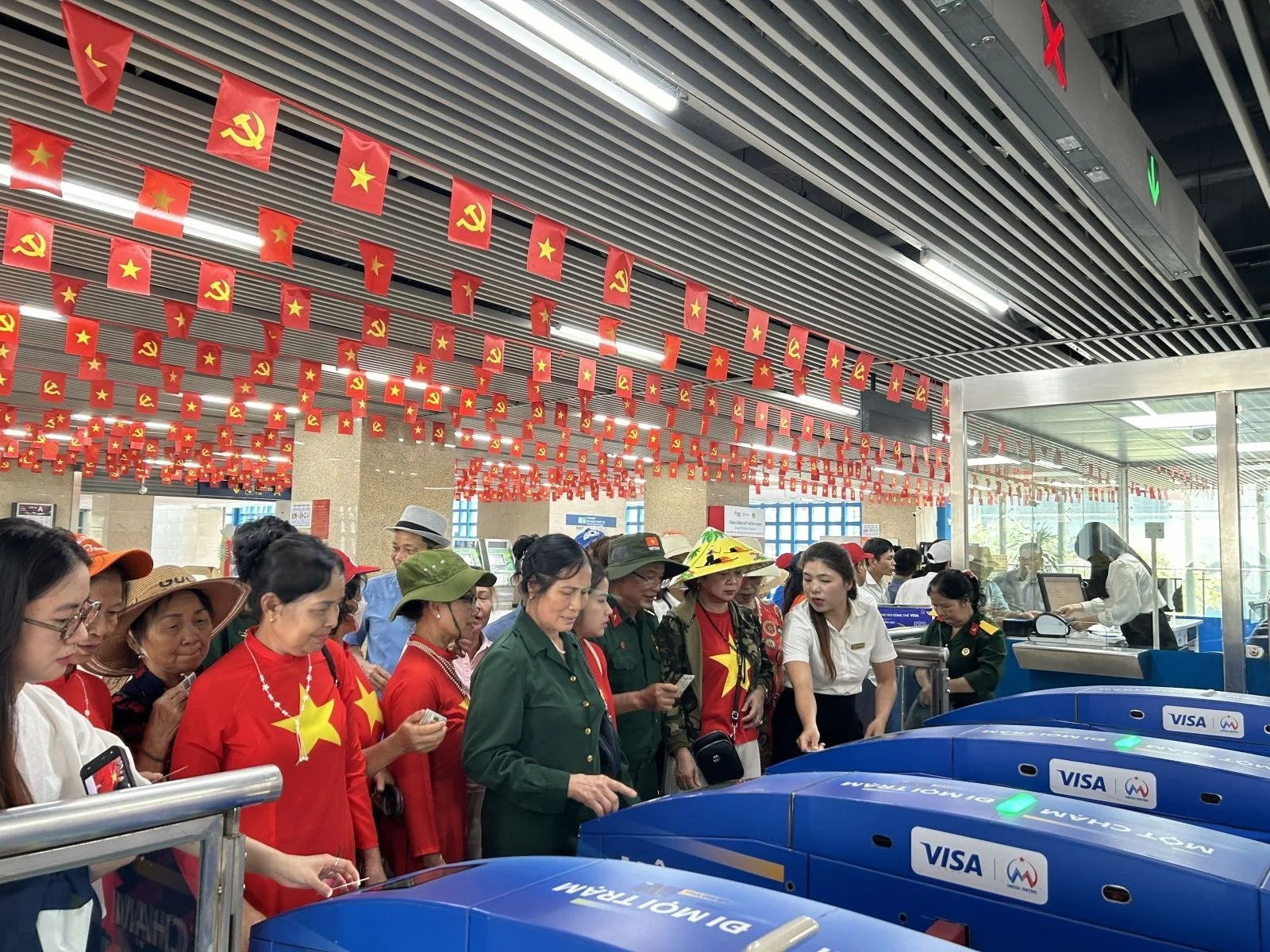 Tàu điện Hà Nội miễn phí dịp lễ 2/9: bí kíp di chuyển tiết kiệm cho du khách