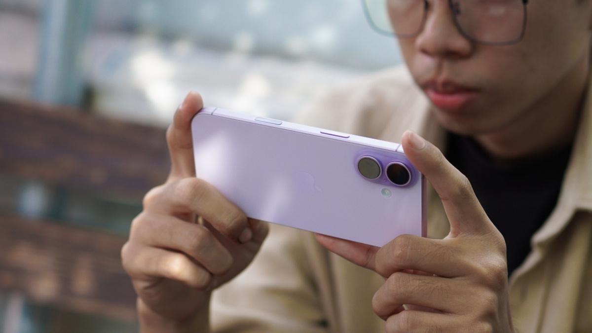 iPhone 17 sau 1 năm: có còn đáng mua khi iPhone 18 sắp ra mắt?