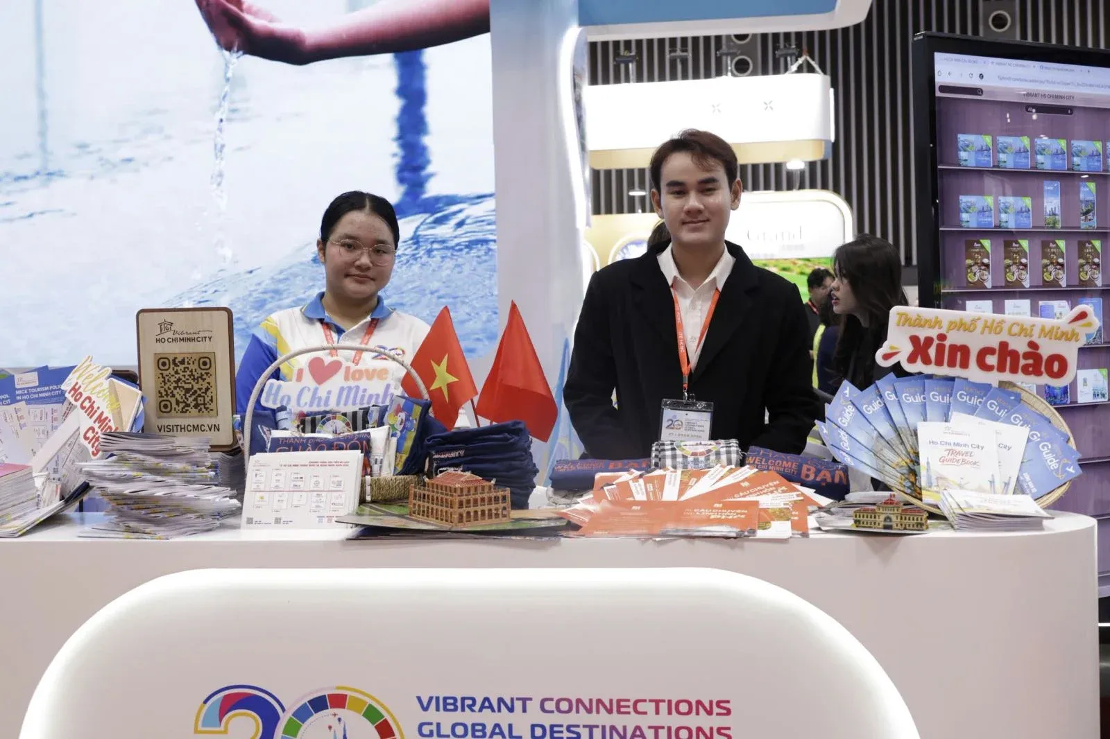 Những bẫy chi phí ẩn khi săn vé máy bay giá rẻ dịp cao điểm