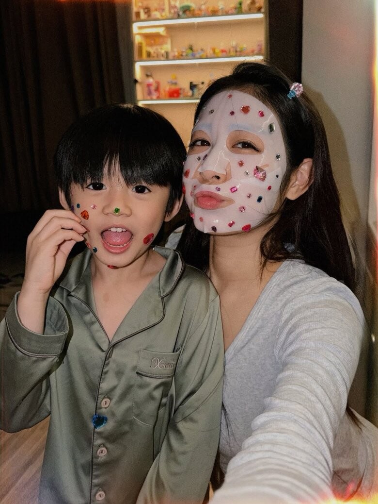 Xu Hướng Họa Mặt Bằng Sticker: Trẻ Trung và Độc Đáo