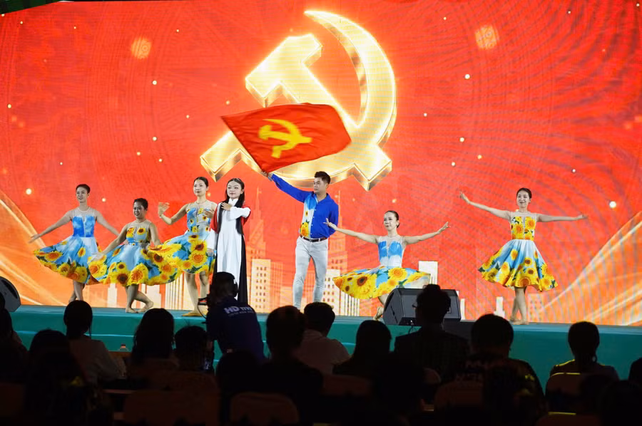 Sắc màu thành phố: Khi thời trang kể chuyện sống xanh