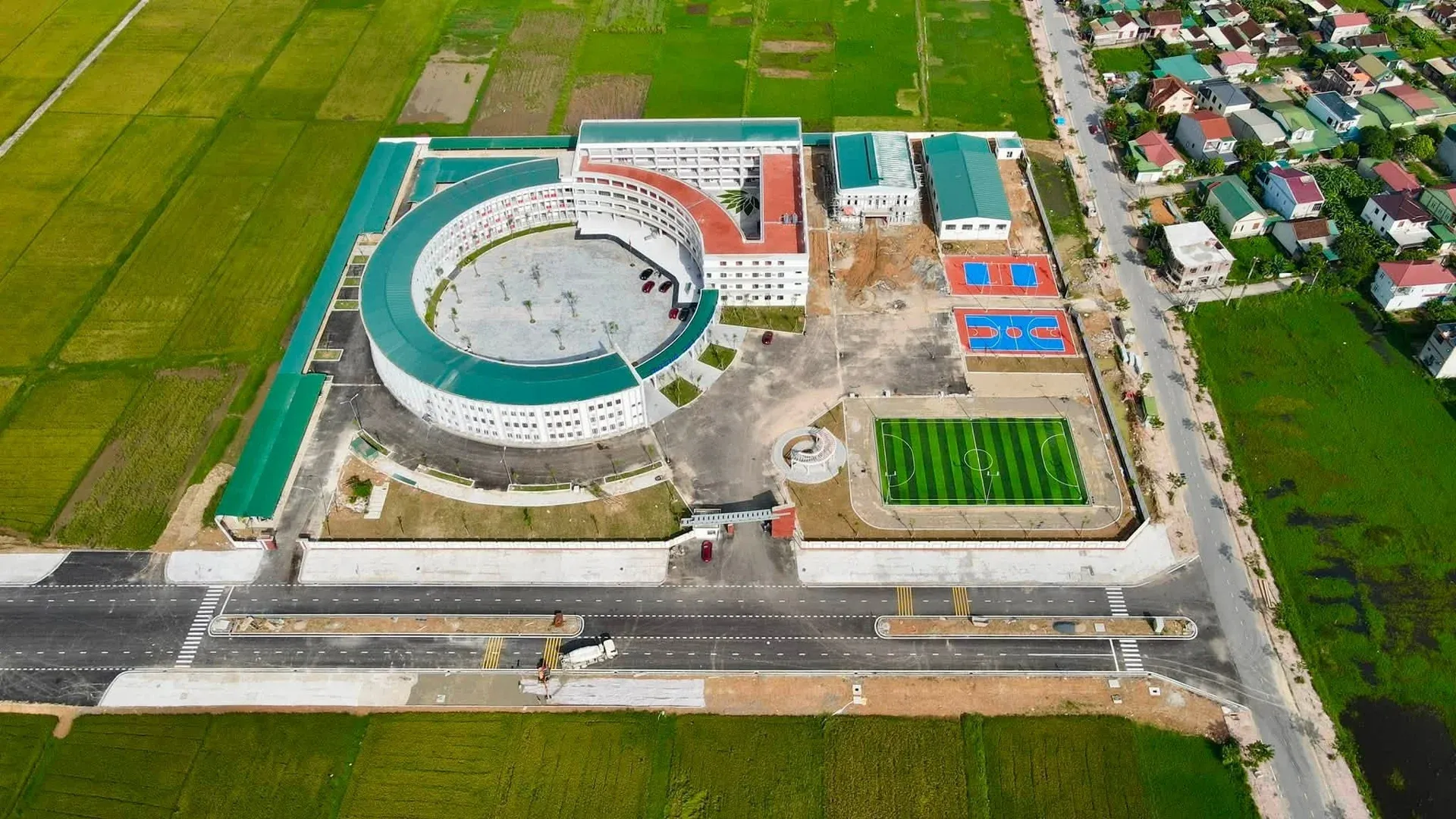 Nghệ An tăng tốc xây dựng trường công lập hiện đại