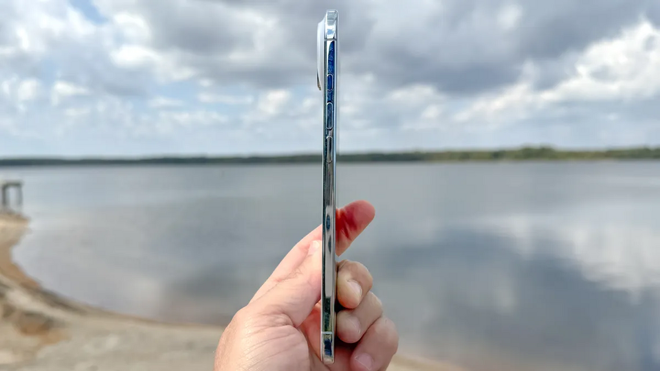 iPhone Ultra màn hình gập: Có đáng chờ đợi?