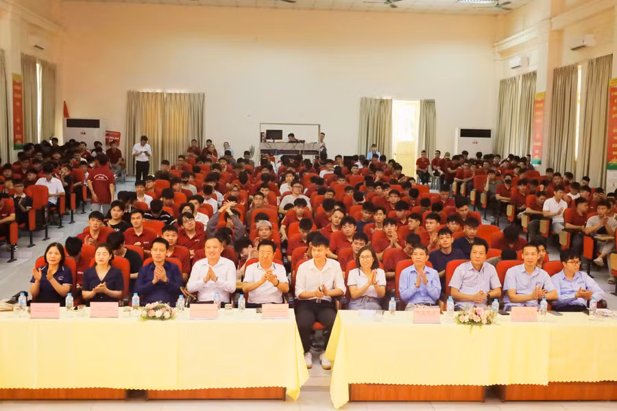 Doanh nghiệp công nghệ cao bước vào giảng đường: từ học để có nghề đến học để có sự nghiệp
