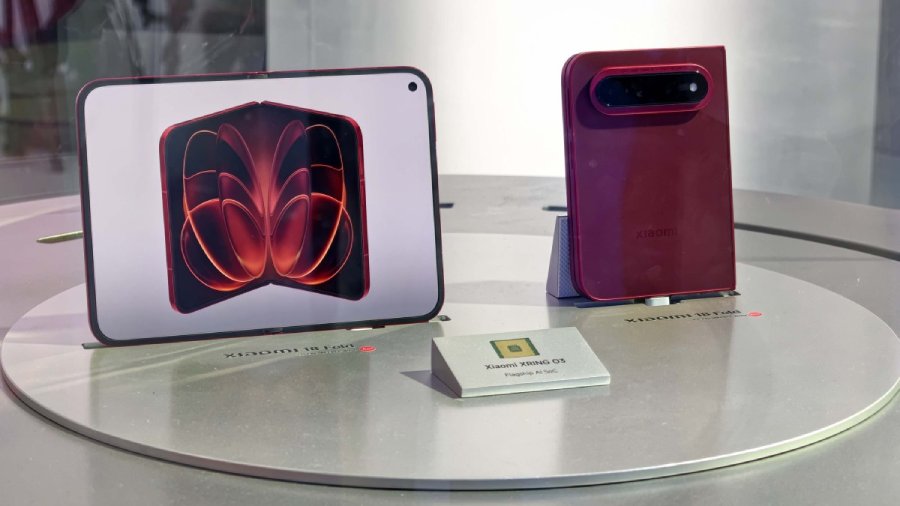 Xiaomi 18 Fold tại IFA: hộ chiếu gập đỏ rực và bước ngoặt chip XRING O3