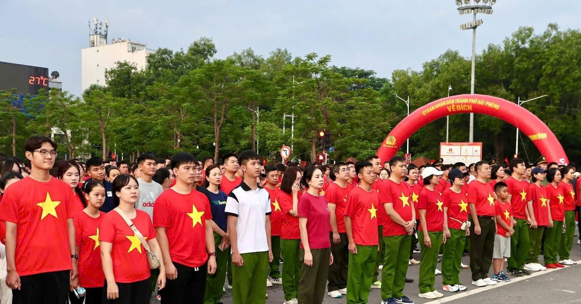 Hơn 11.000 người tham gia chương trình đi bộ toàn quốc: bước chân nhỏ, lợi ích lớn cho sức khỏe cộng đồng