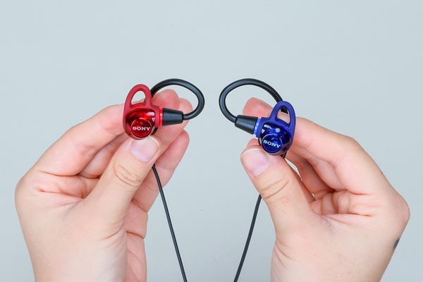 Sony IER-M500: in-ear monitor biểu diễn đáng mua cho performer?