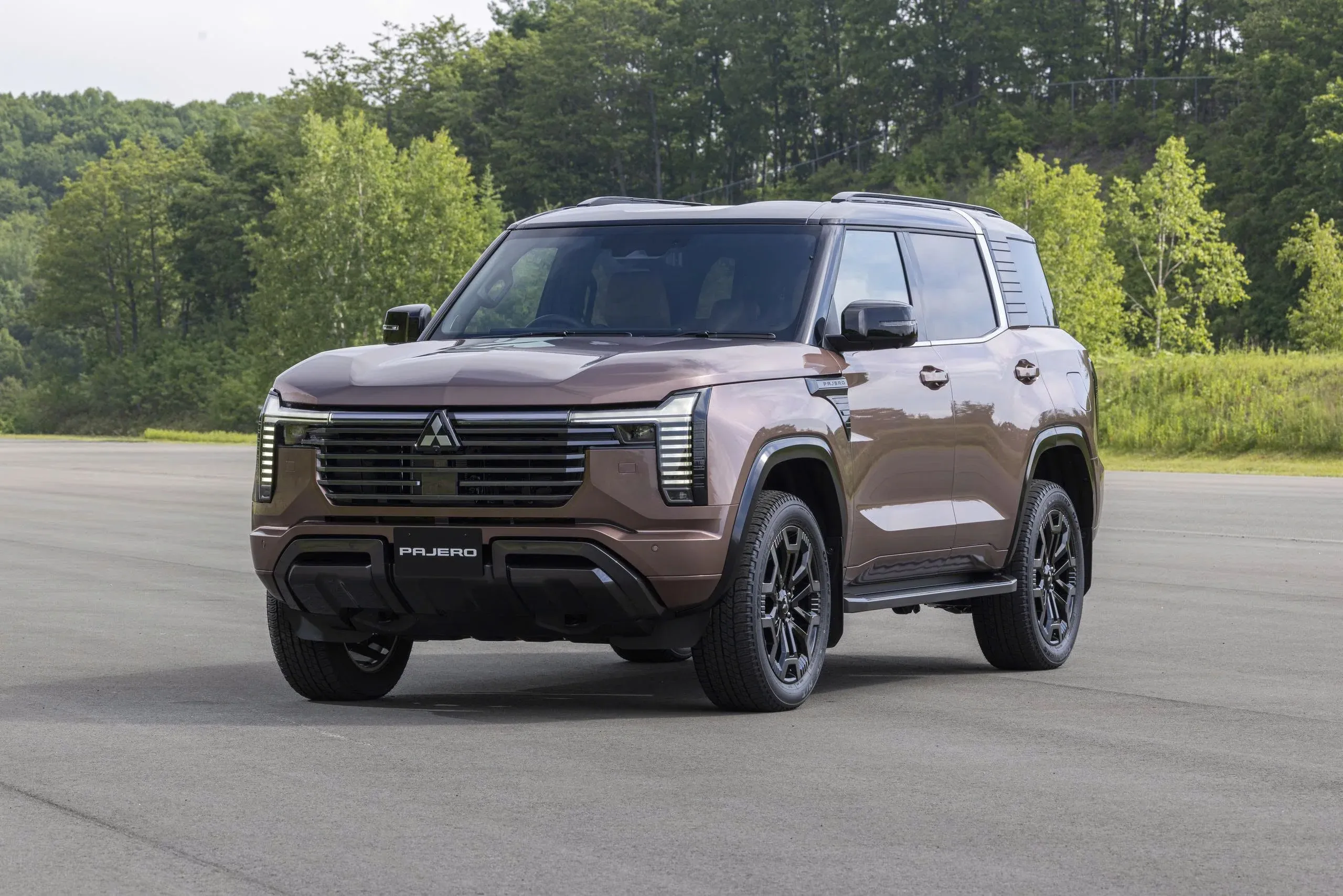 Pajero thế hệ 5 trở lại: Cú liều chiến lược của Mitsubishi trước Land Cruiser 250