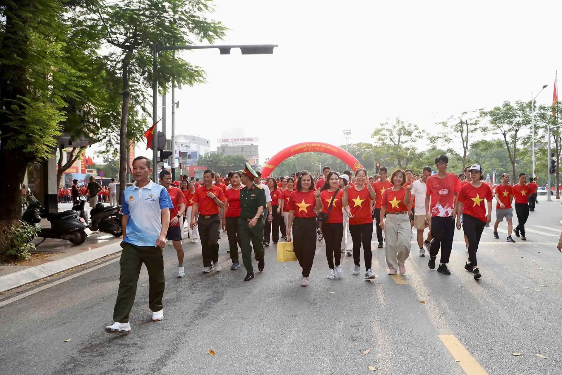 Hơn 11.000 người tham gia chương trình đi bộ toàn quốc: bước chân nhỏ, lợi ích lớn cho sức khỏe cộng đồng
