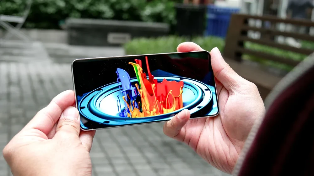 Galaxy S25 Edge: Mỏng nhẹ ấn tượng, pin có phá hỏng trải nghiệm?