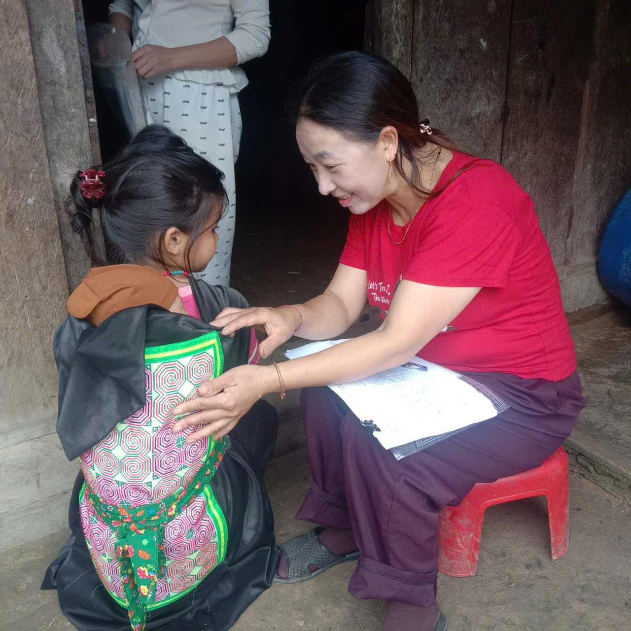 Khi lũ lụt chia cắt đường đến trường