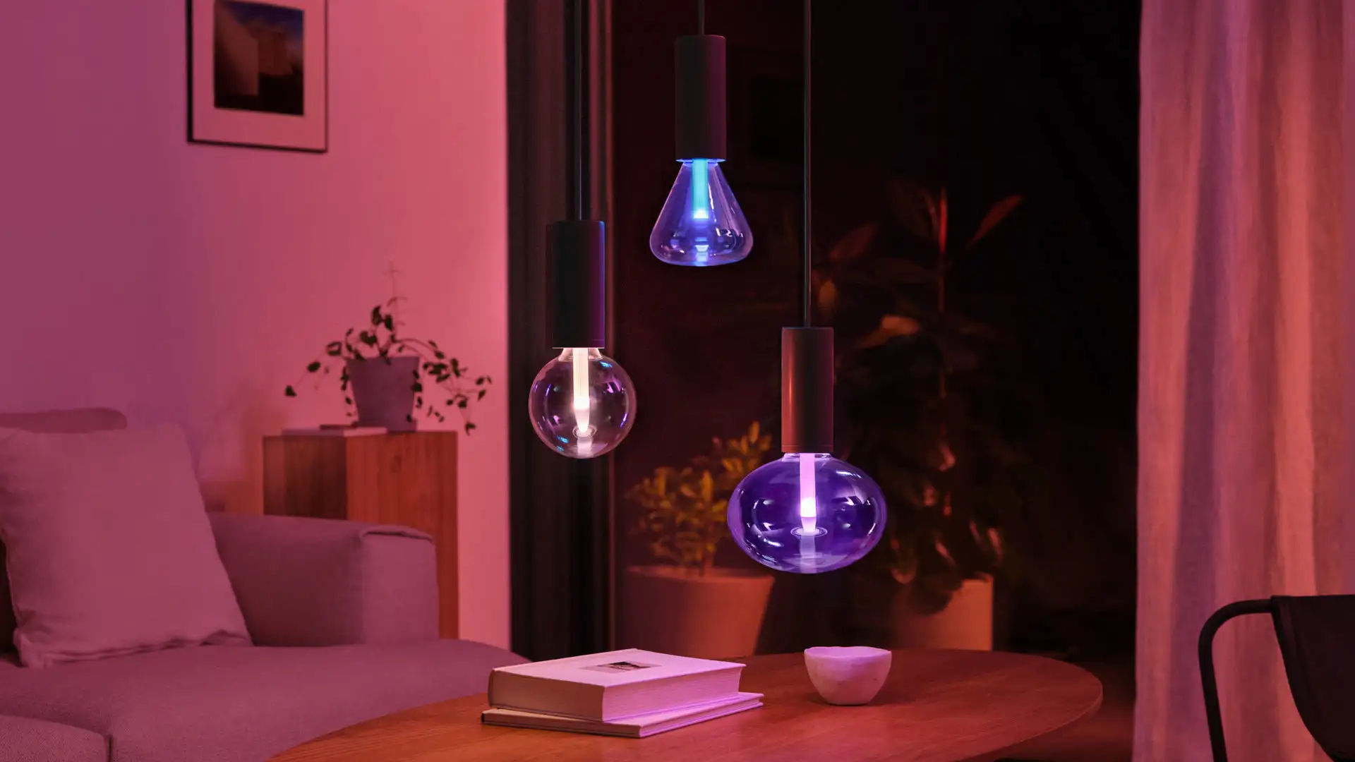 Philips Hue và Nanoleaf: một ứng dụng, hai hệ sinh thái đèn
