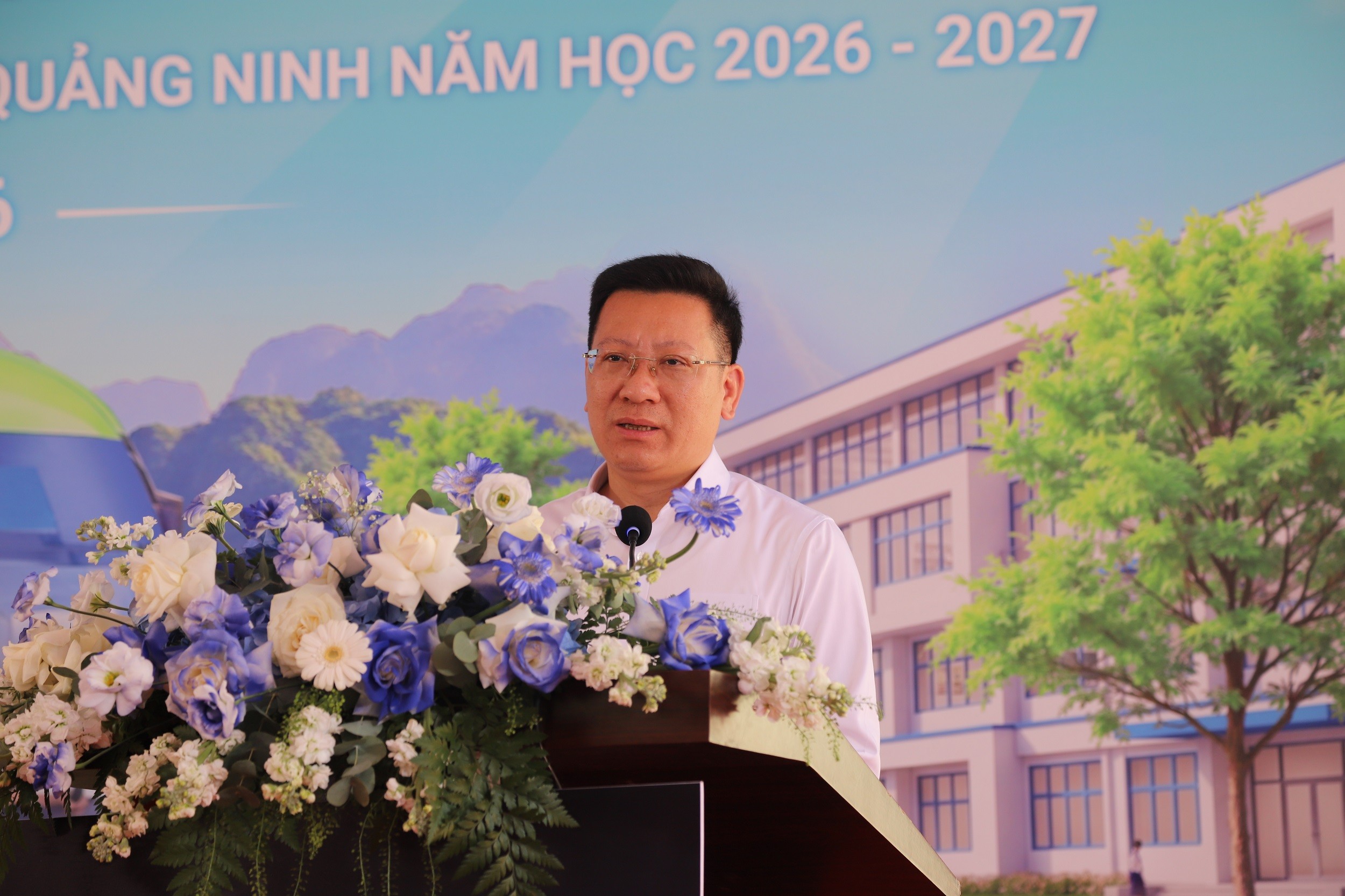 Xe buýt điện miễn phí đưa đón học sinh: câu trả lời mới cho nỗi lo an toàn đi học