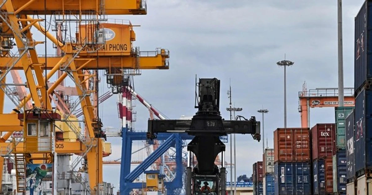 Thương mại Trung Quốc-ASEAN tăng trưởng mạnh: Cơ hội mới từ dịch vụ số và năng lượng xanh