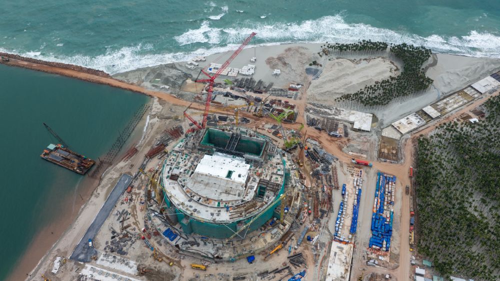 15.500 kỹ sư, công nhân làm việc xuyên lễ trên đại công trường APEC