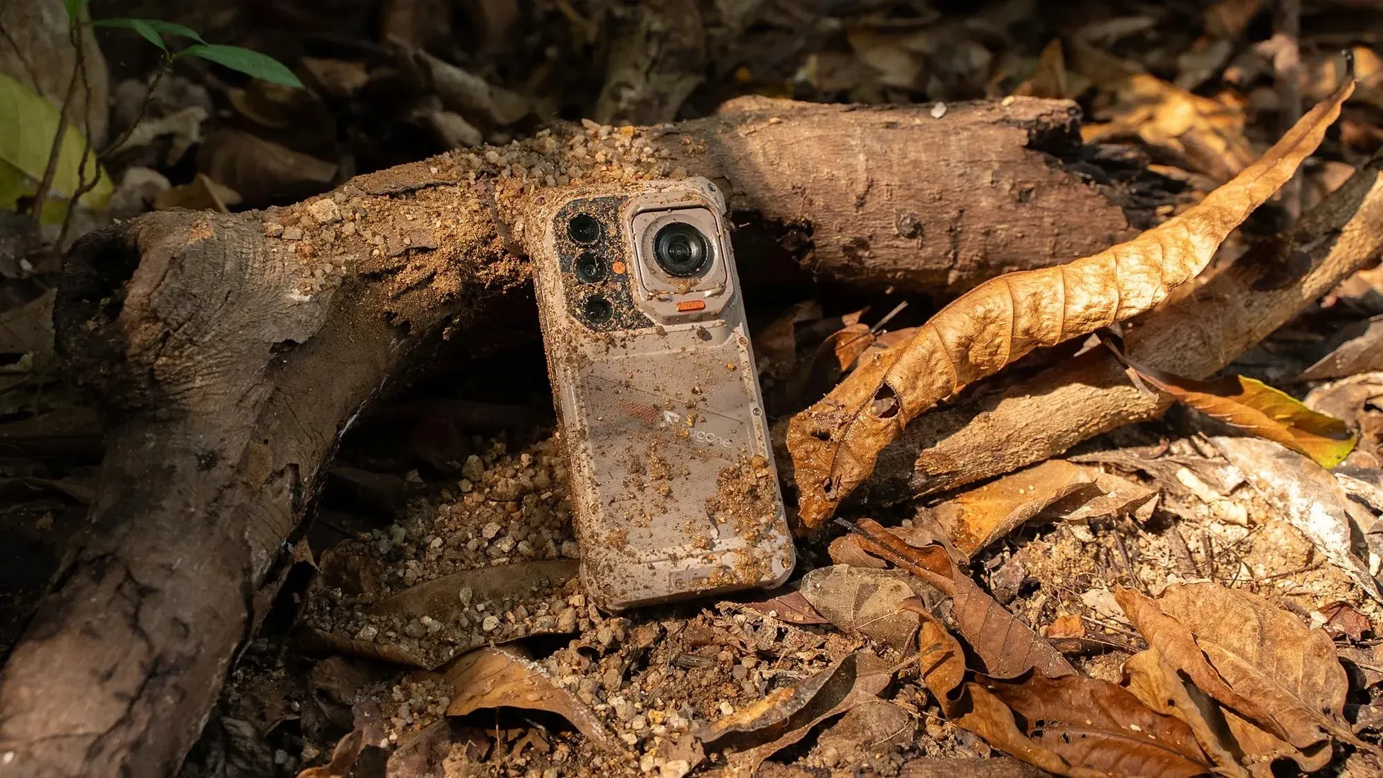 RugOne Xsnap 7 Pro: Telefon Adventure Rugged Dengan Kamera Aksi Modular