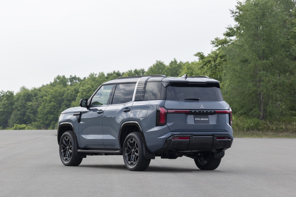 Mitsubishi Pajero thế hệ 5: cơ hội mới trong phân khúc SUV địa hình hạng sang