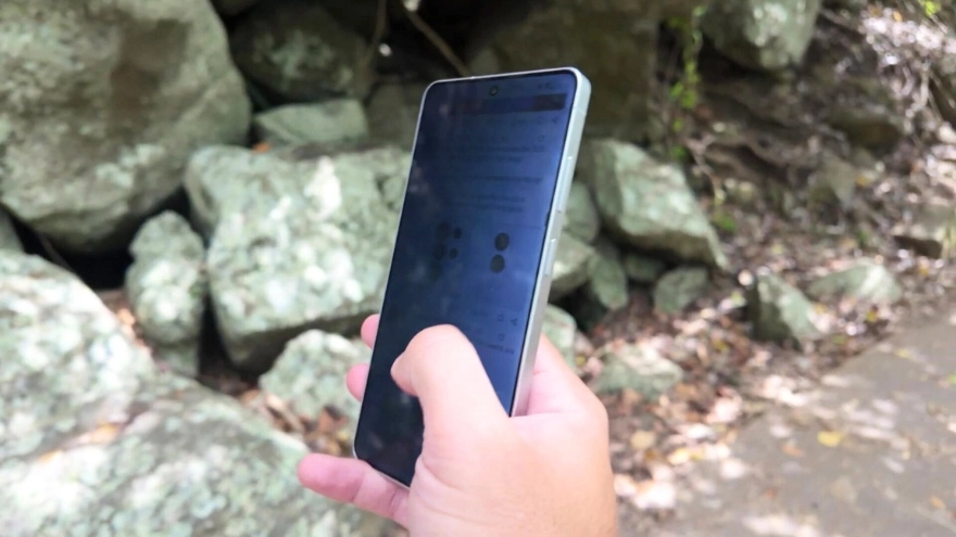 Galaxy S26 Ultra màn hình riêng tư: cứu tinh bảo mật hay chiêu trò?