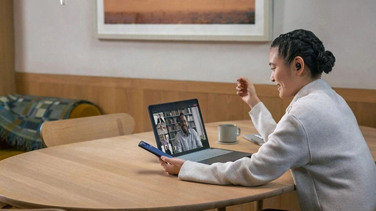 Tai nghe chống ồn sale Labor Day: chọn Sony, Bose hay Sennheiser?
