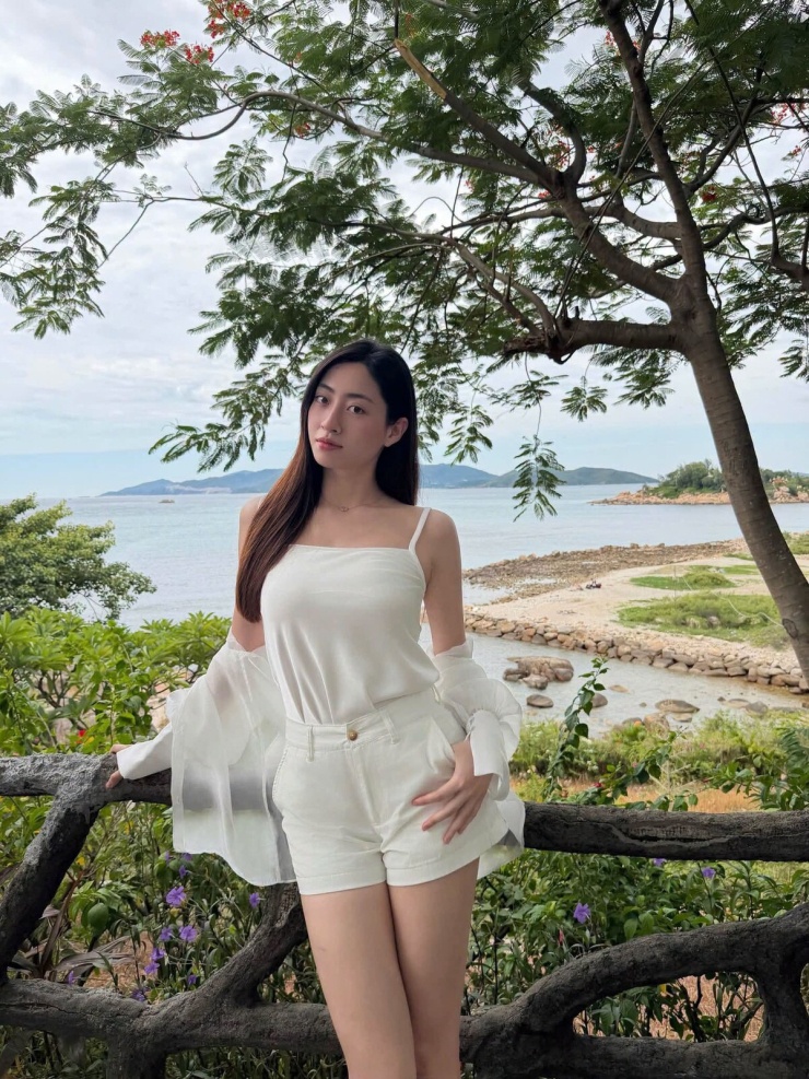 Hoàng Thùy Linh Và OOTD Sao Việt: Khi Phong Cách Đời Thường Thành Biểu Tượng