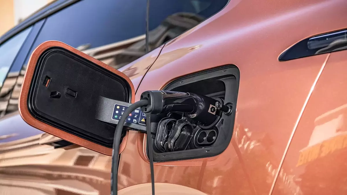 Xe plug-in hybrid sạc ngoài tại Việt Nam: 3 mẫu phổ thông đáng mua nhất