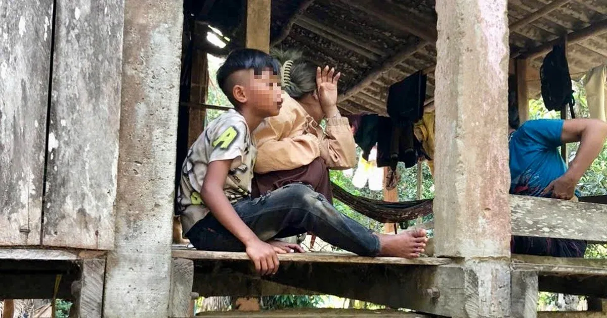 Giáo viên vùng cao tự sửa trường lớp trước ngày khai giảng