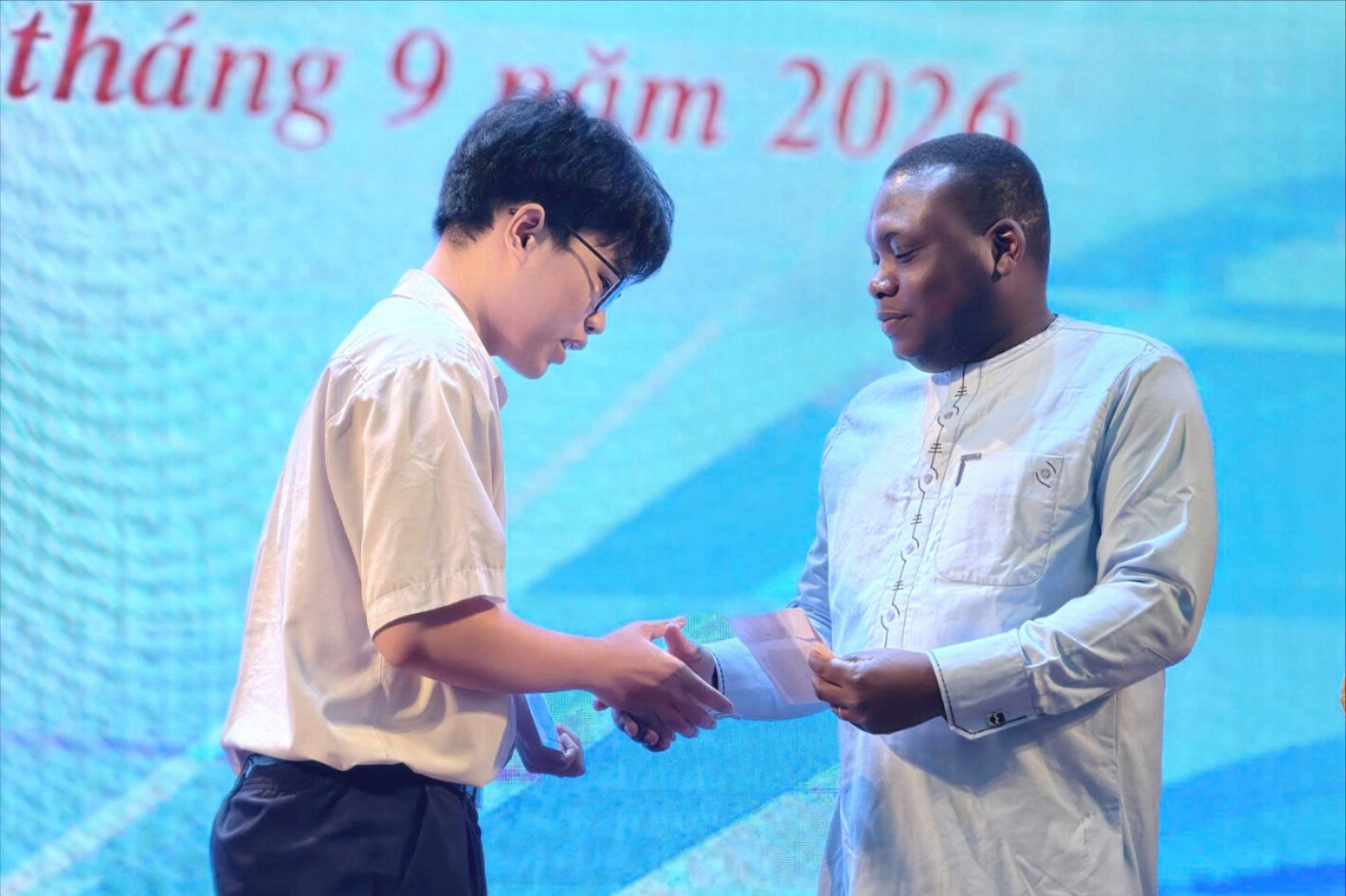Hơn 2,7 tỷ đồng học bổng Vallet: cơ hội nào cho học sinh, sinh viên?