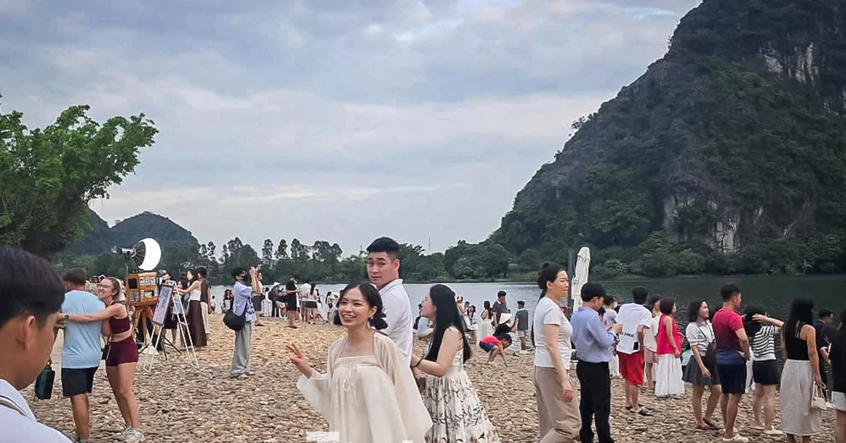 Du lịch Ninh Bình dịp lễ Quốc khánh 2/9: Bùng nổ khách, vẫn có cách đi tiết kiệm và tránh đám đông