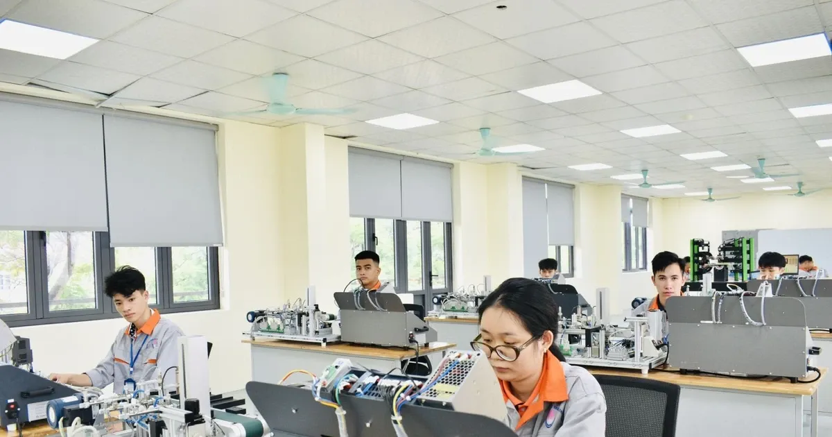 Hướng nghiệp STEM sau lớp 9: Trung học nghề đang đổi con đường học sinh