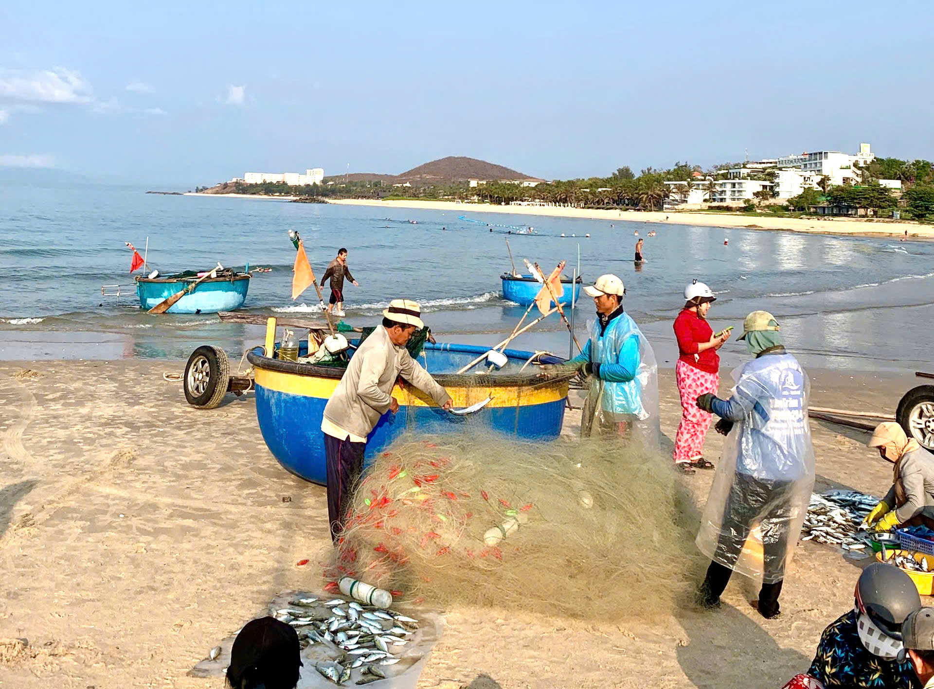 Khám phá làng chài du lịch với ngân sách tiết kiệm