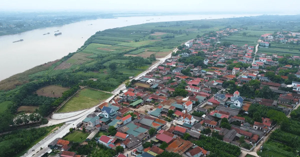 Khi học sinh xã đảo Minh Châu lần đầu được học THPT tại quê nhà