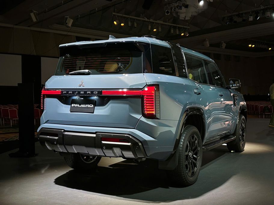 Mitsubishi Pajero thế hệ 5 trở lại: Đủ sức thách thức Land Cruiser Prado và Ford Everest Platinum+?