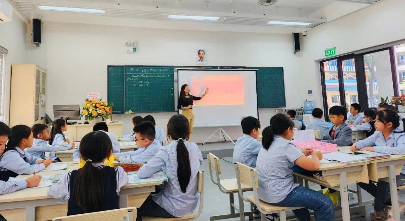 Giảm hồ sơ sổ sách: cơ hội giải phóng giáo viên khỏi áp lực hành chính