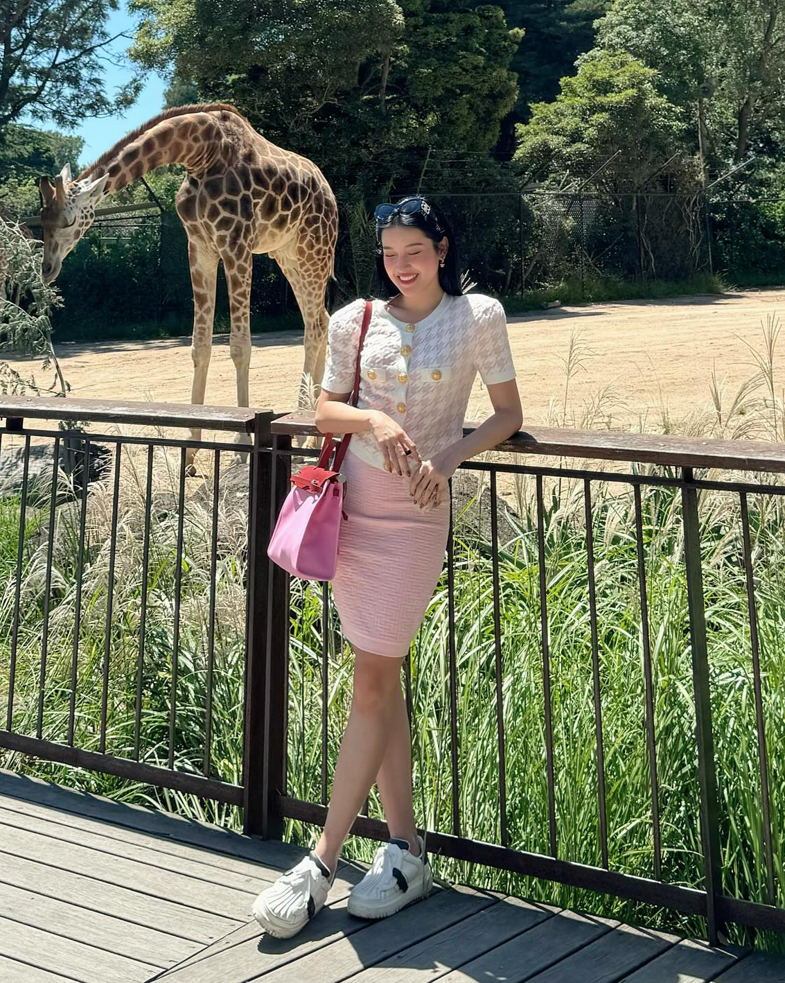 Từ Hermès đến Gucci vintage: phong cách túi xách của sao nữ