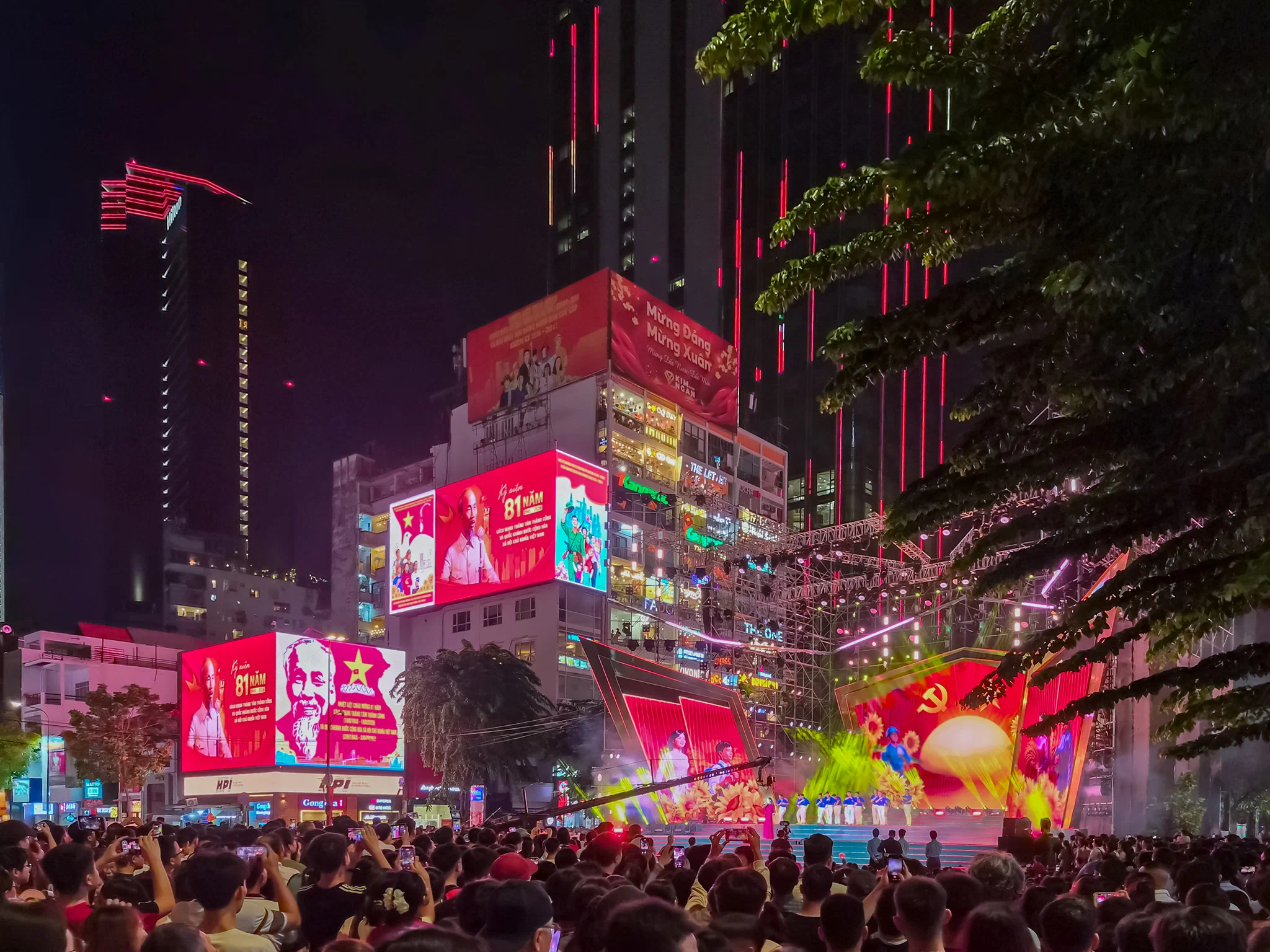 Galaxy S26 FE đưa AI camera flagship xuống phân khúc tầm trung