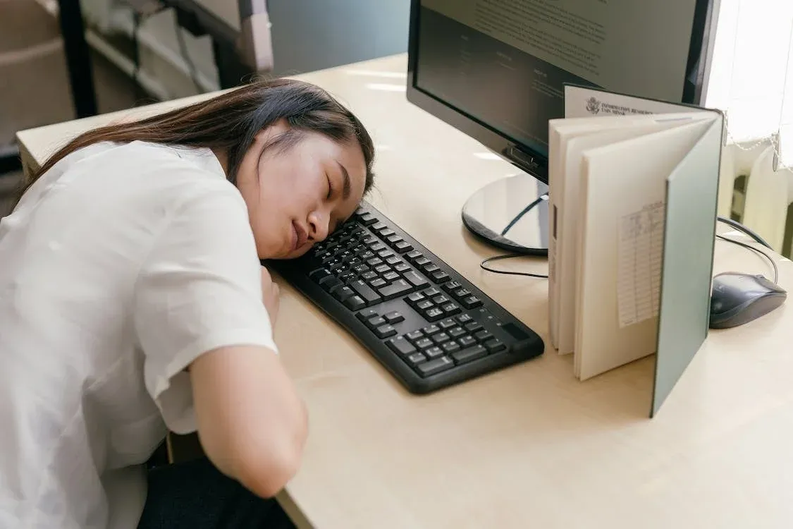 Ngủ thêm cuối tuần: “liều thuốc” tim mạch hay cái bẫy ngủ nướng?