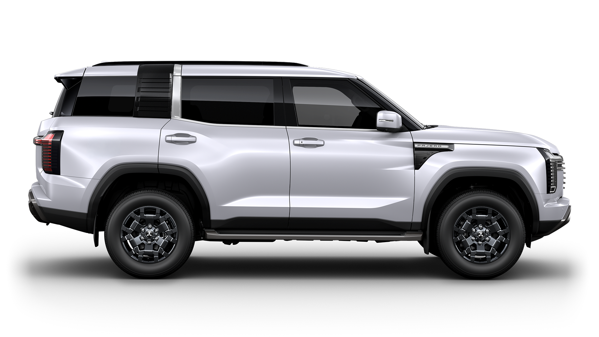 Mitsubishi Pajero định giá giữa Ford Everest và Toyota Prado
