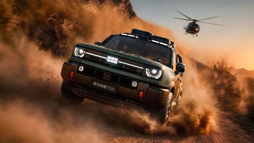 Land Cruiser 300 hybrid 457 mã lực: Bước ngoặt cho SUV địa hình