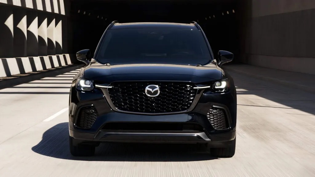 Mazda đại tu dàn SUV dẫn động cầu sau sau khi hụt doanh số