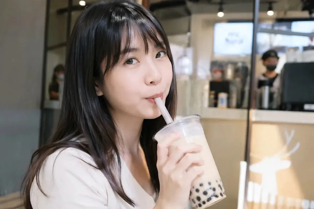 Thói quen nhâm nhi trà sữa cả buổi đang bào mòn hàm răng của bạn