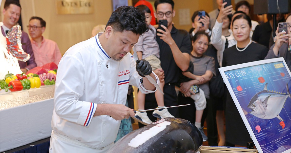 Nghi thức xẻ cá ngừ vây xanh 60kg: kỹ thuật và thẩm mỹ cao cấp